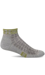 Load image into Gallery viewer, Women&#39;s Boost Quarter | Firm Compression Socks - Merino Wool Sport Compression - Sockwell
