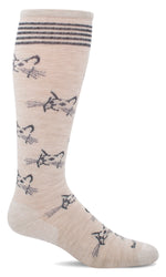 Charger l&#39;image dans la galerie, Women&#39;s Feline Fancy | Moderate Graduated Compression Socks - Merino Wool Lifestyle Compression - Sockwell
